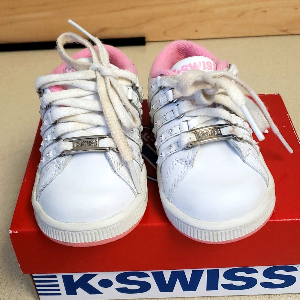 Toddler, white K-swiss shoe